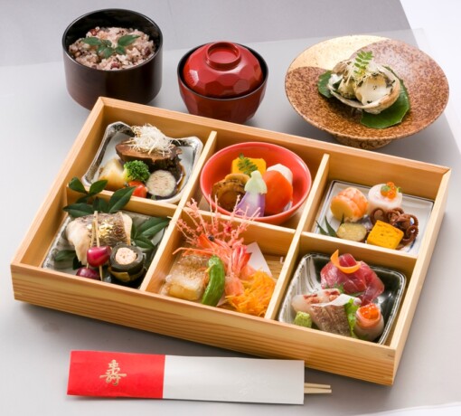 弁当箱、会席料理 34075552a08cd3e4c197e00a4bfb13