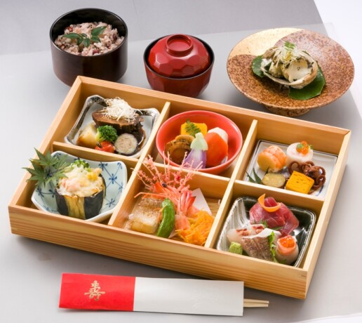 箱膳会席料理（回収容器） | なすび庵 | 静岡市 で 弁当 オードブル の